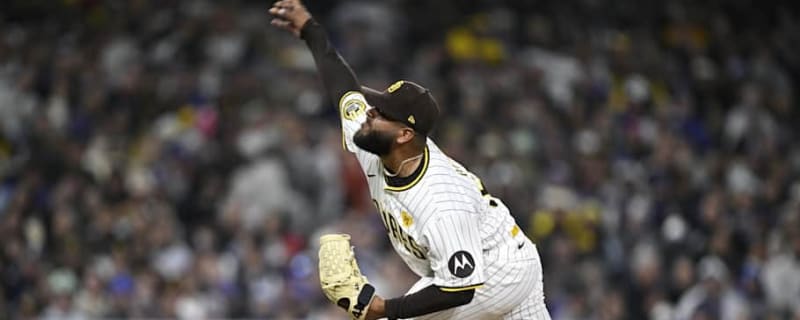 Padres Longtime Reliever Signs With Japanese Team