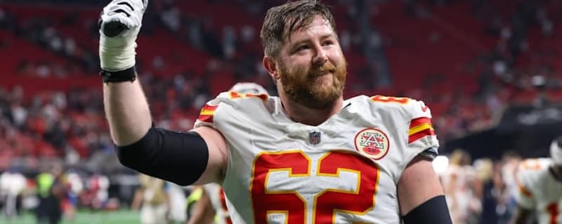 Bears land All-Pro guard Joe Thuney—and a beloved ex-Chicago offensive lineman loves it