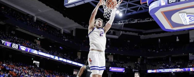 Boise State’s Tyson Degenhart reaches 2,000 career points against Butler in College Basketball Crown