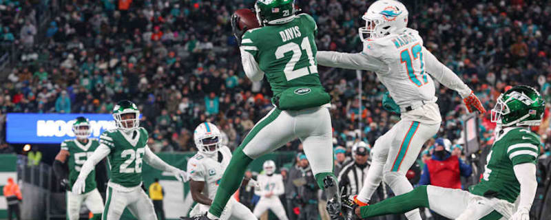 How a Former Dolphins Coach Helped Davis Become a Ball Hawk