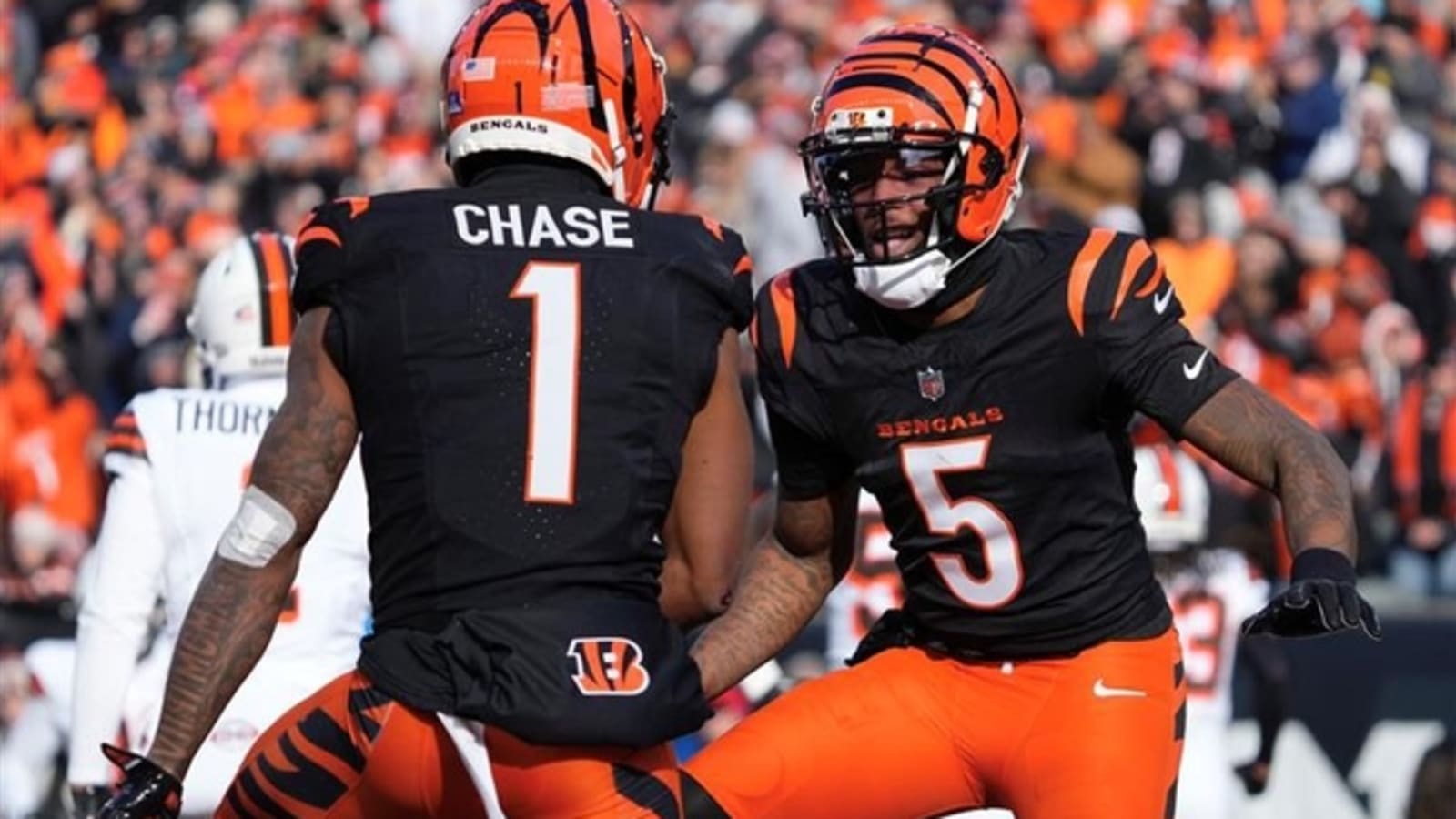Joe Burrow propels Bengals past Browns
