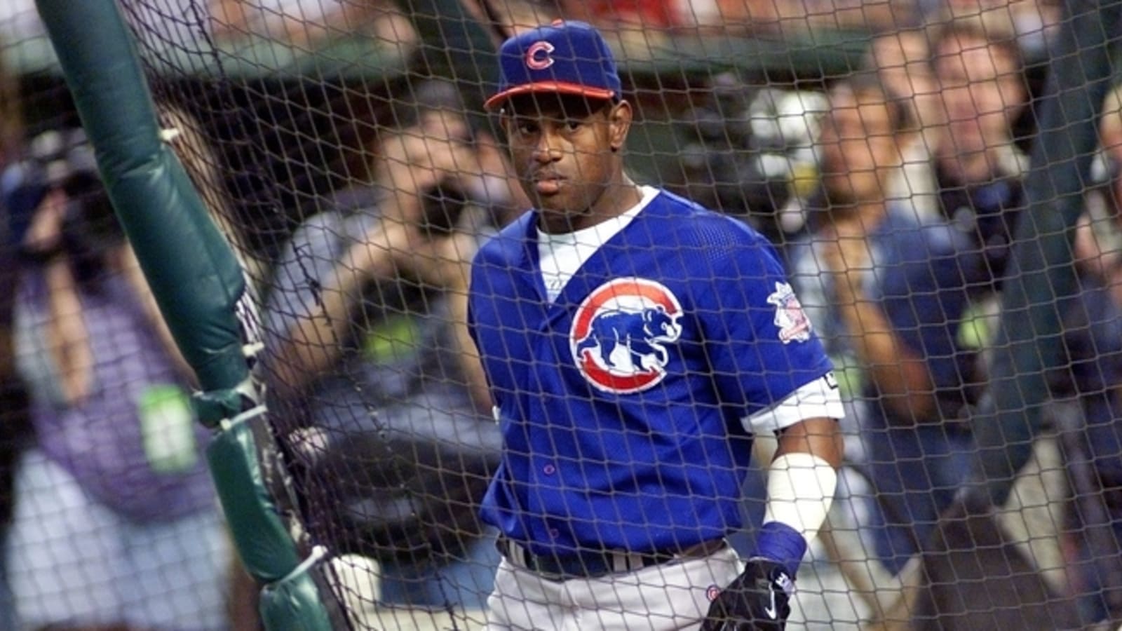Decades later, Sammy Sosa hits Cubs spring training