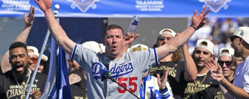 Walker Buehler Receives 2024 Dodgers World Series Ring From Clayton Kershaw, Freddie Freeman & More Former Teammates