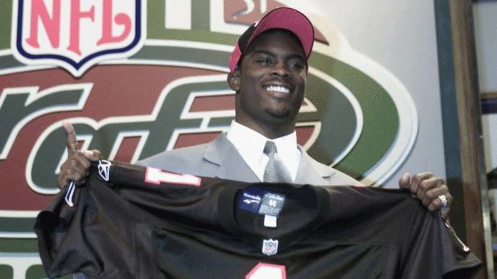 April 21 in sports history: The Michael Jordan of NFL Draft?