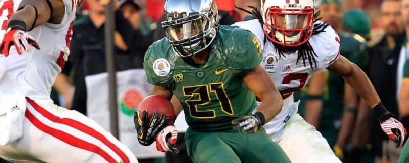 With the Chrome, the Rose Bowl Patch and Classic Gang Green, It&#39;s a Savage Look for Ducks
