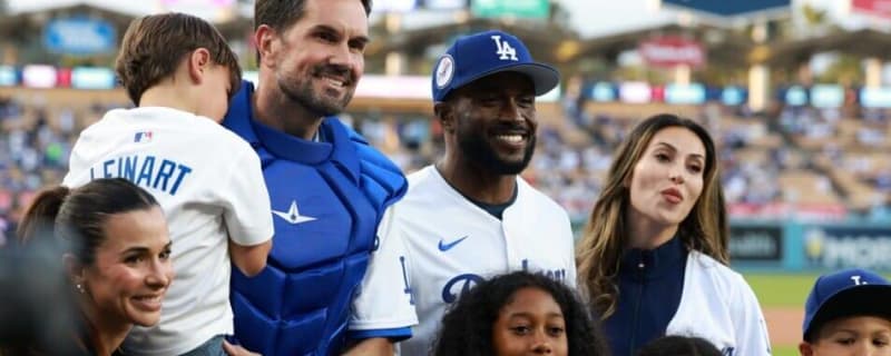 Reggie Bush ‘Loved’ Taking Heisman Trophy To Dodger Stadium With Matt Leinart