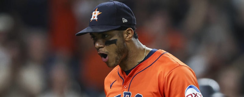 Astros announcer completely fooled on wild play in the field