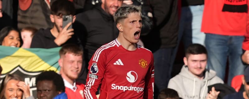 Alejandro Garnacho rifles in exquisite volley against Brentford