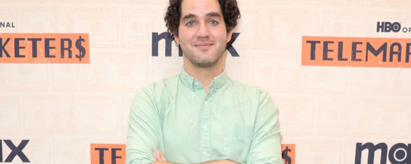 Benny Safdie making Lizard Music for his kids