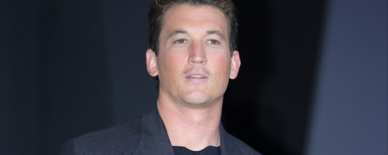 Miles Teller not cheering on Travis Kelce at this year&#39;s Super Bowl