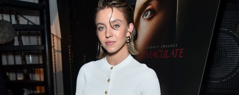 Julianne Moore hails &#39;talented&#39; and &#39;professional&#39; Sydney Sweeney