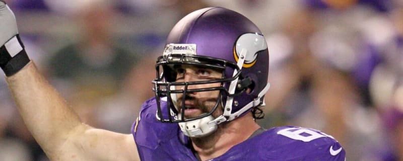 Jared Allen rides horse onto field for Ring of Honor ceremony