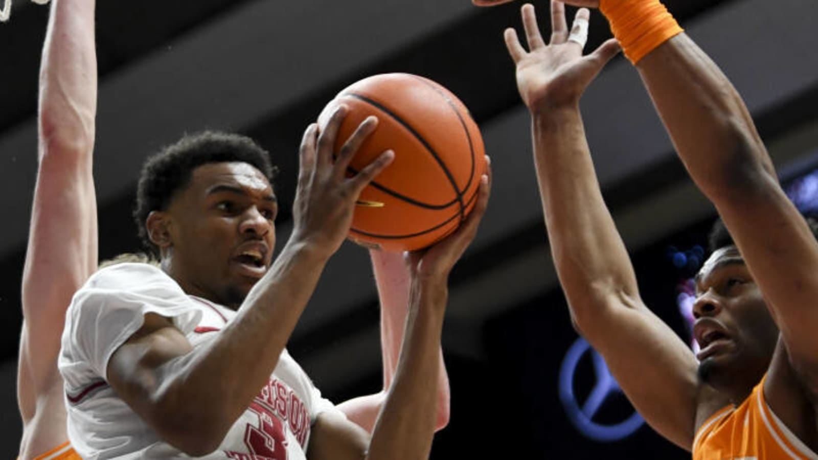 Second Half Cold Streak Freezes No. 14 Alabama in Loss to No. 4 Tennessee