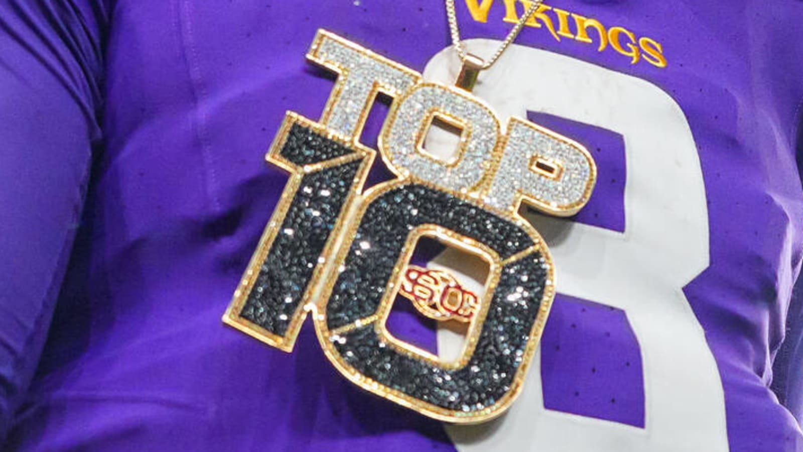 Watch: Kirk Cousins given 'Top 10' chain after dominant 'Monday Night Football' performance