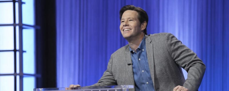 ‘Celebrity Jeopardy!’ Winner Ike Barinholtz Reveals Dream Competitors
