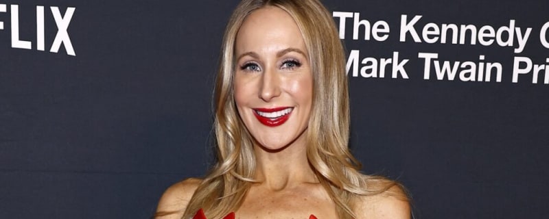 Nikki Glaser Gets Candid About Death Threats & Being ‘Detained’ With Trump in White House