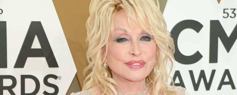 Dolly Parton’s Sister Requests Prayers as Country Legend Faces Health Challenges – Fans React
