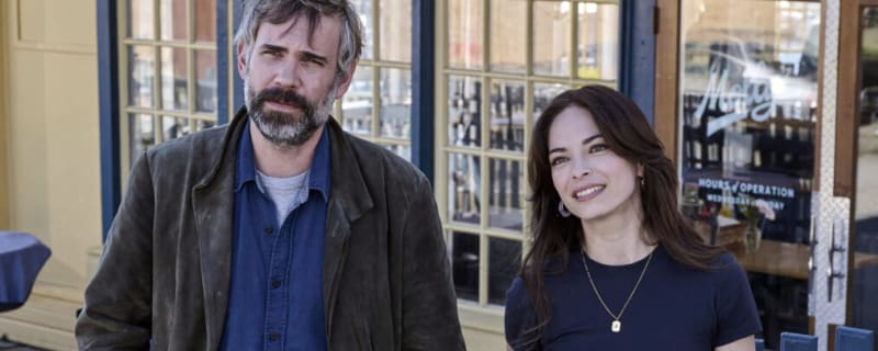 ‘Murder in a Small Town’: Rossif Sutherland & Kristin Kreuk Talk Filming Awkward First Date and Characters’ Moral Compasses