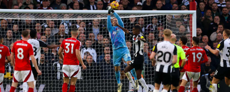 FPL Tips: Three Goalkeepers to Transfer in for Gameweek 13 Including ‘Excellent’ Star