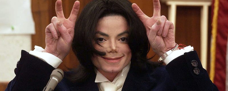 Michael Jackson&#39;s 1993 Super Bowl Performance Goes Viral Again: &#39;MJ Made History&#39;