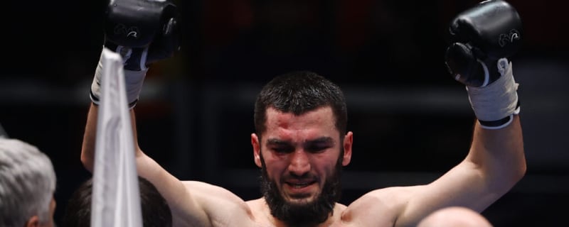 Artur Beterbiev scored a final-round KO to become a world champion