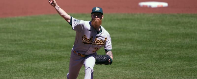 Marlins Sign Free Agent Right-Hander to Minor League Deal