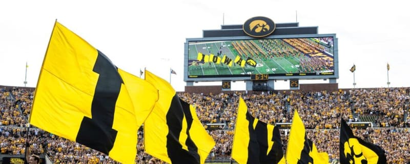 Iowa Announces Two Players Will Shut It Down and Transfer