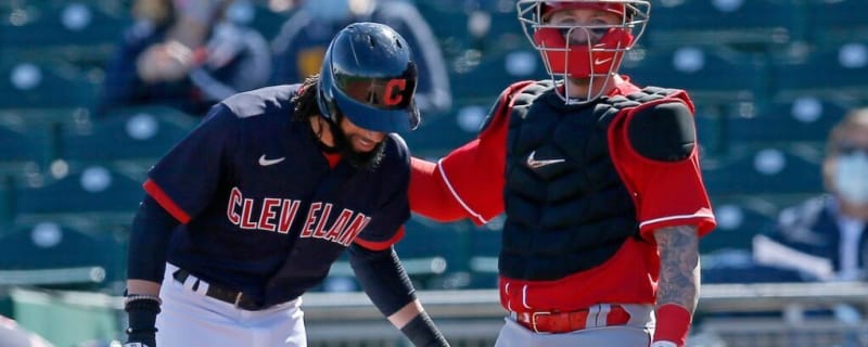 Reds Reunite With Veteran Catcher on Minors Deal