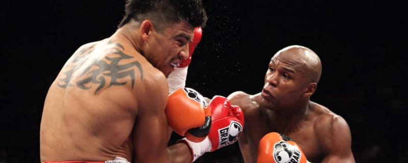 Floyd Mayweather brutally knocked out opponent who headbutted him during heated grudge match