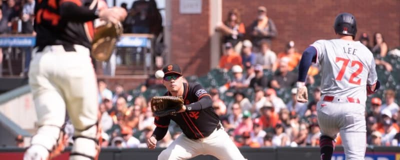 Giants Infielder Out for the Year with Knee Injury