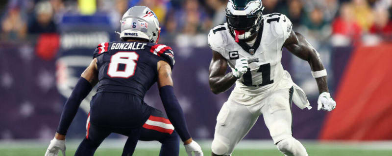 Nakobe Dean exits Eagles-Patriots game early with injury