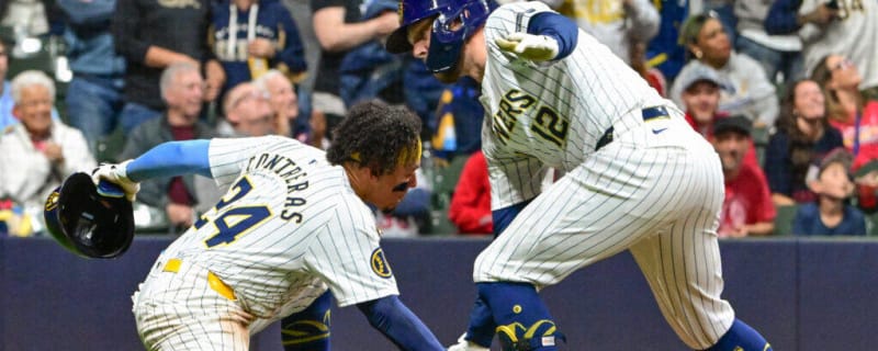Brewers Rhys Hoskins Set To Return From IL