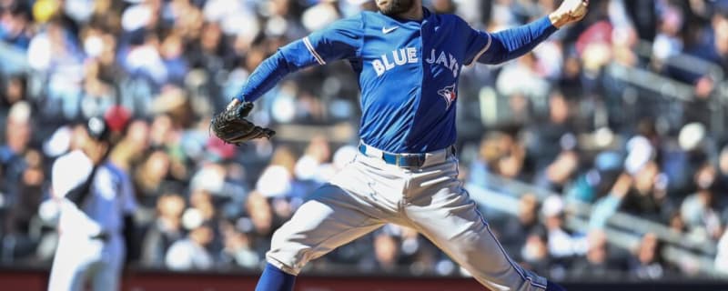 Yankees Sign Former Blue Jays Reliever to Minor League Deal