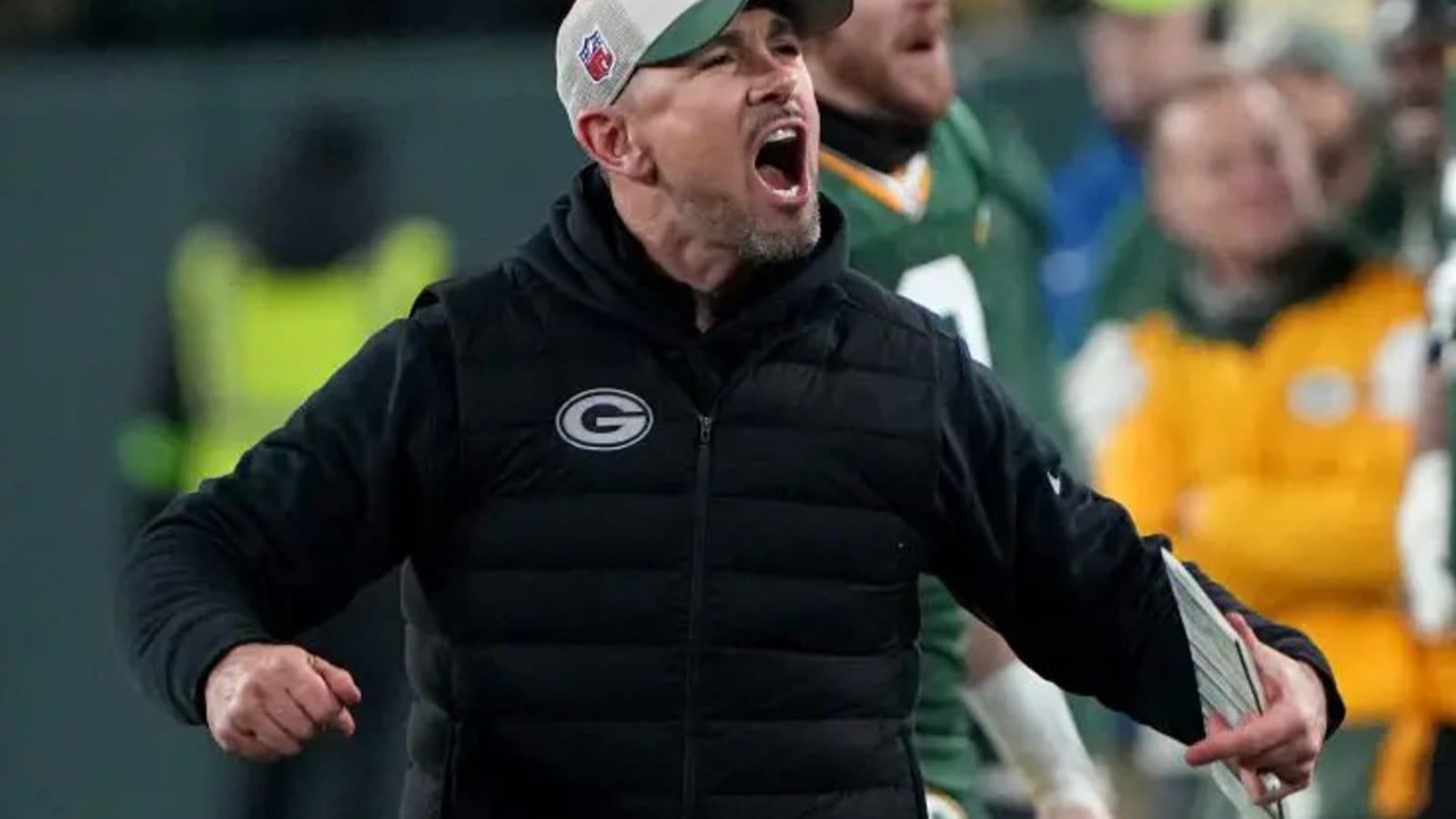 Chicago Bears arch-nemesis put on hot seat by rival before 2025 season