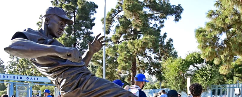 Author Claims Dodgers&#39; White House Visit Betrays Jackie Robinson&#39;s Legacy