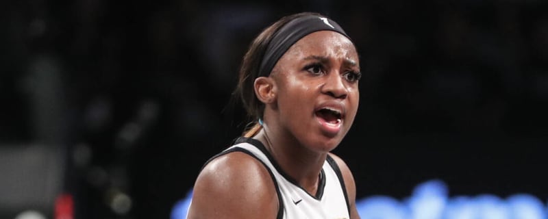 Aces sign All-Star G Young to contact extension through 2025