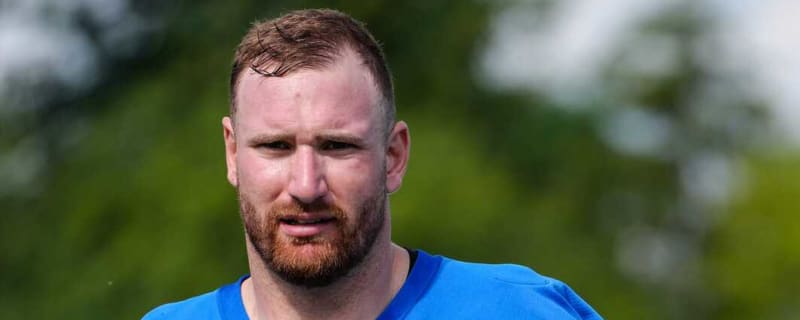Lions three-time Pro Bowl center suffers torn pec