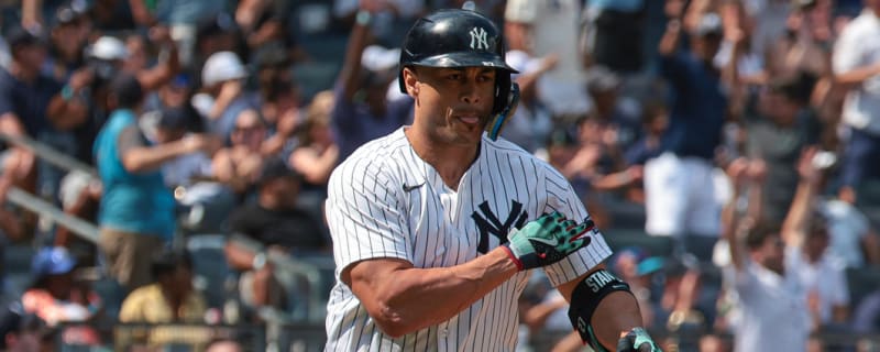 Giancarlo Stanton reaches notable milestone on 405-foot homer