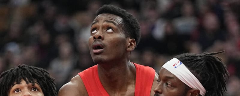 Lakers make first free-agent signing of the summer