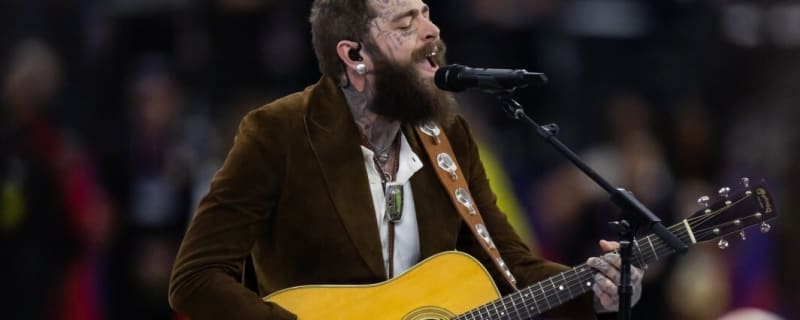 Cowboys Loyalist Post Malone Trolls Rival Fan at Concert