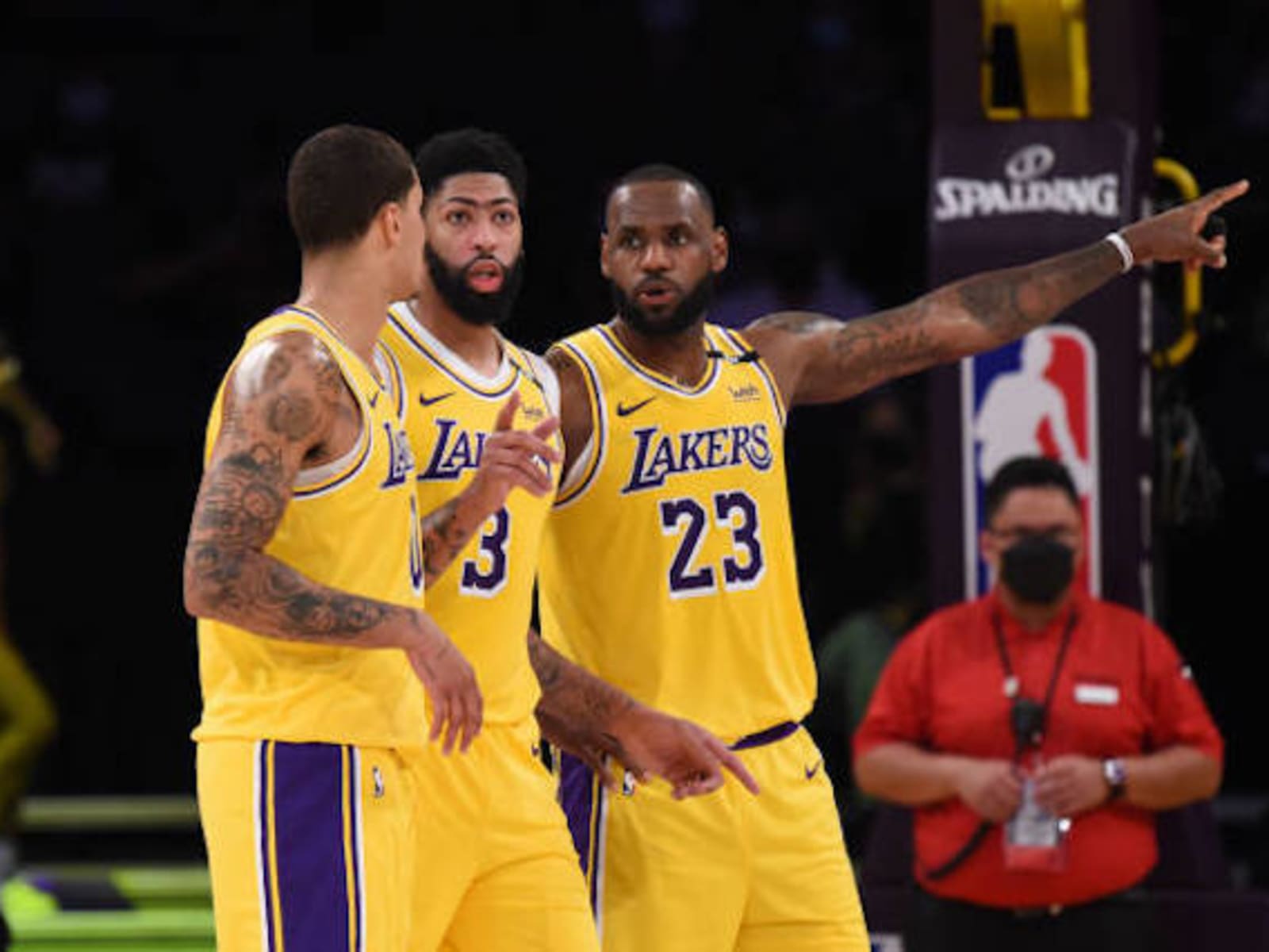 Kuzma on lebron clearance