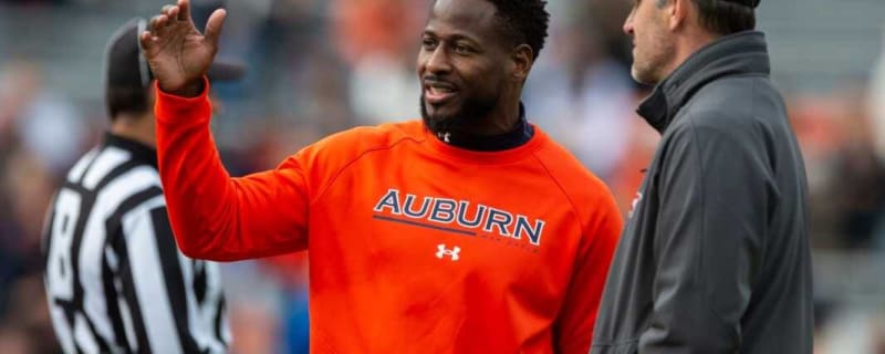 Former Auburn Assistant Coach Carnell Williams hired to be Raiders running backs coach