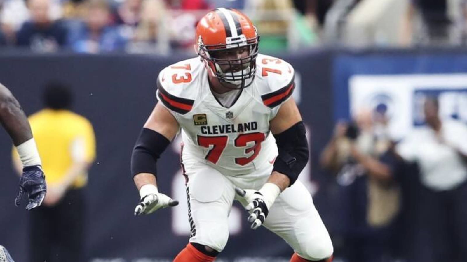 Browns to Honor Joe Thomas During Halftime of Ravens Game