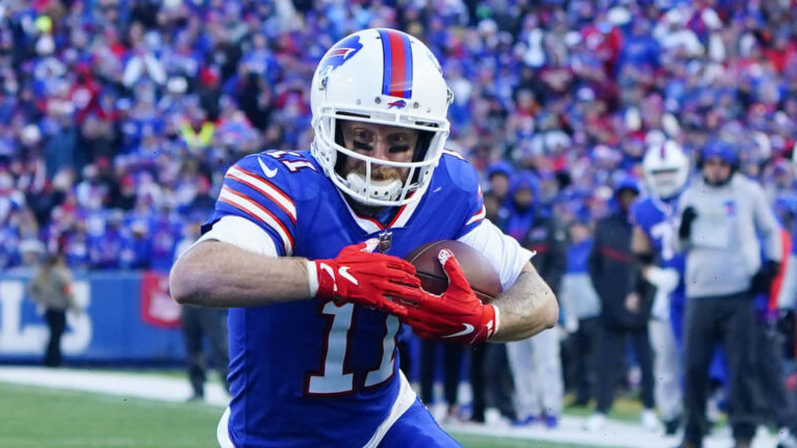 WR Cole Beasley wants to play in 2023, open to Bills return