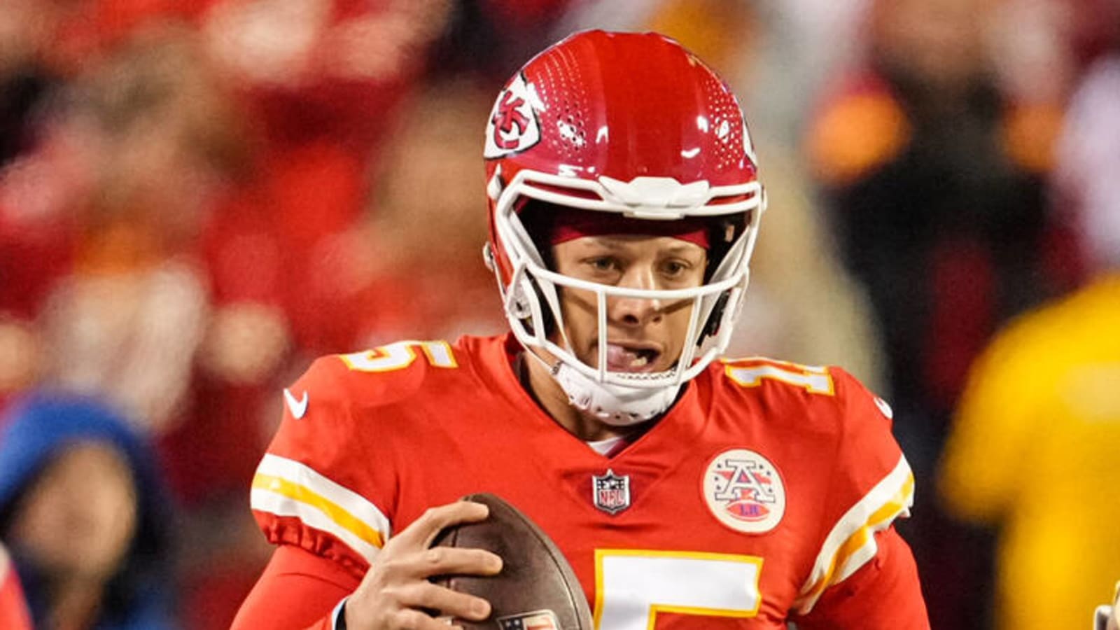 Mahomes goes full Superman on three-play sequence