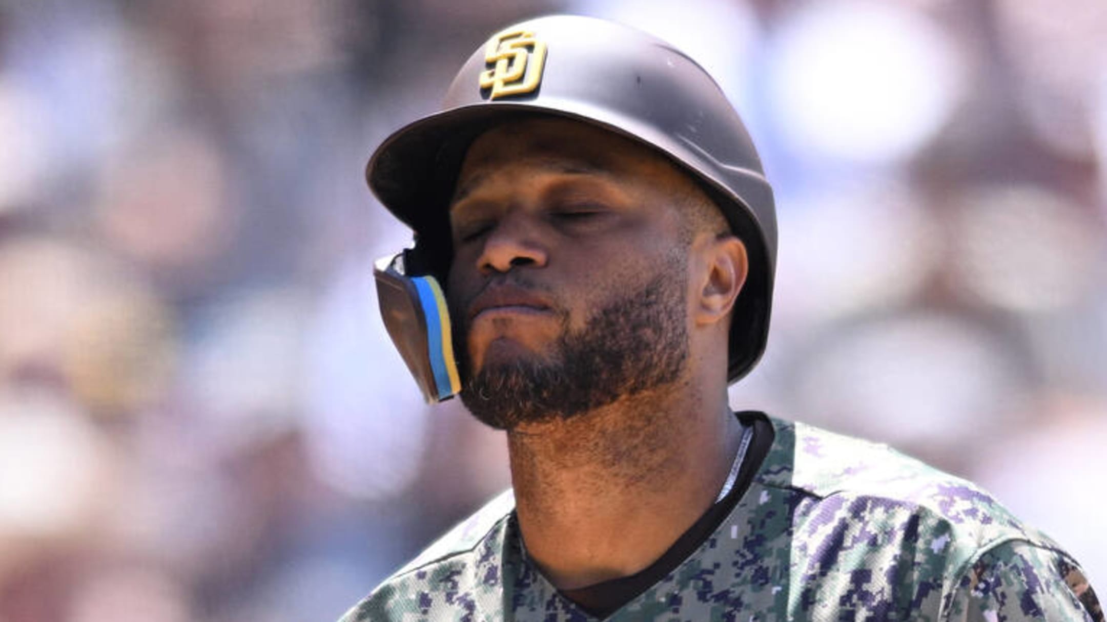 Padres trade Robinson Cano to Braves for cash considerations