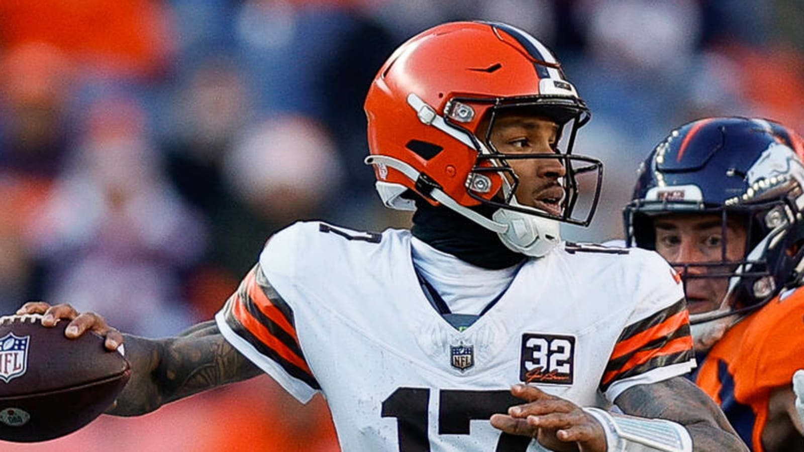 Browns lose another QB as Thompson-Robinson knocked out by hit