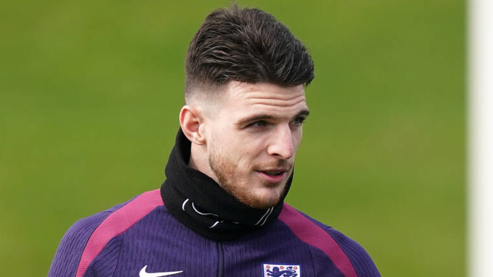 Gary Neville thinks Southgate will move Declan Rice further upfield
