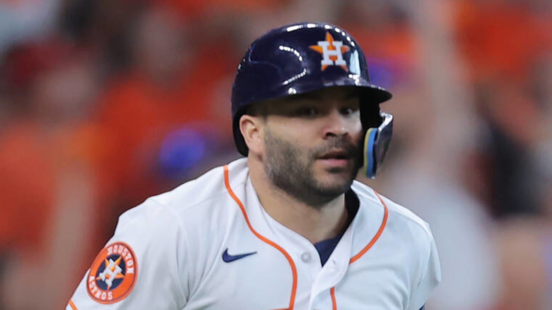 Altuve hits 3-run homer in 5-run 8th to help the Astros beat the Cardinals  10-7