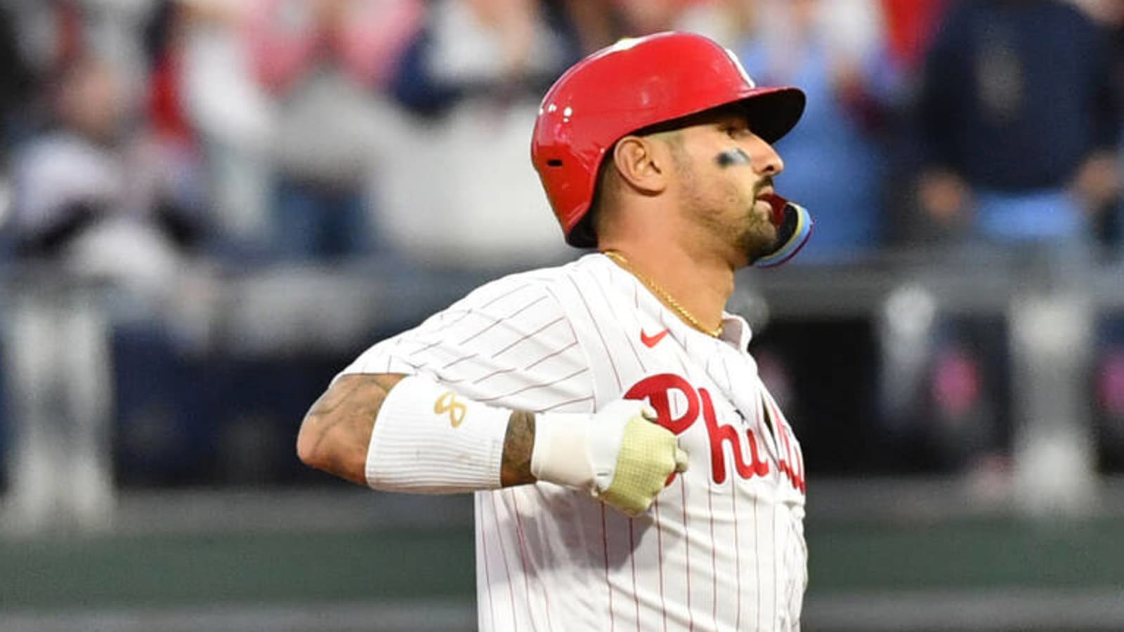 Phillies' Castellanos ejected after complaining about call